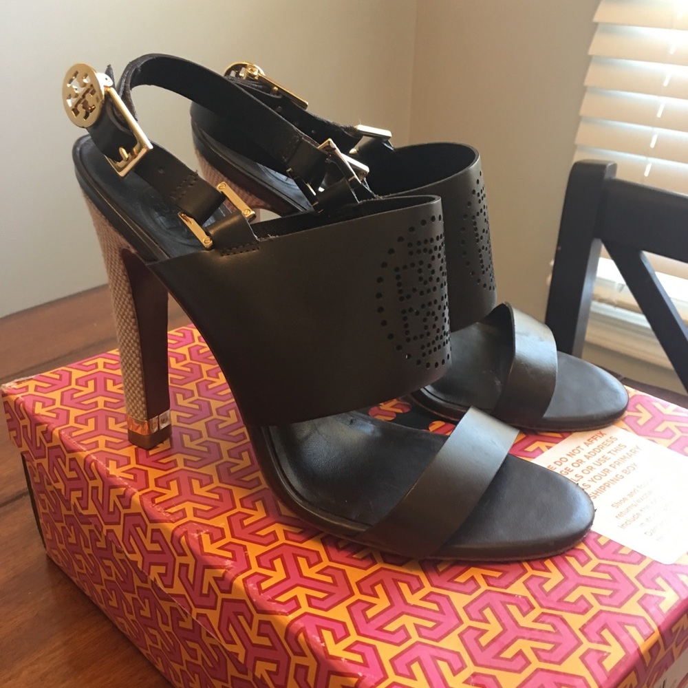 Tory Burch sandals! Size 9 great condition